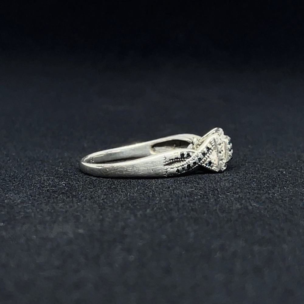 STERLING SILVER SAPPHIRE RING - Picture 3 of 4